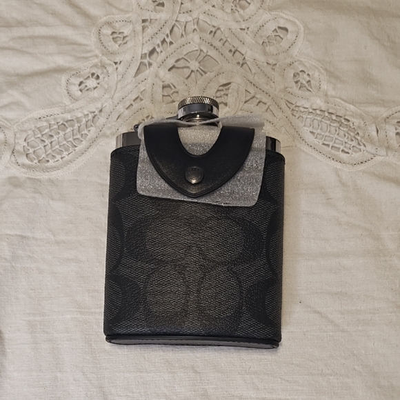 Coach Other - 📸 Coach Black & Gray Leather Flask GREAT GIFT!